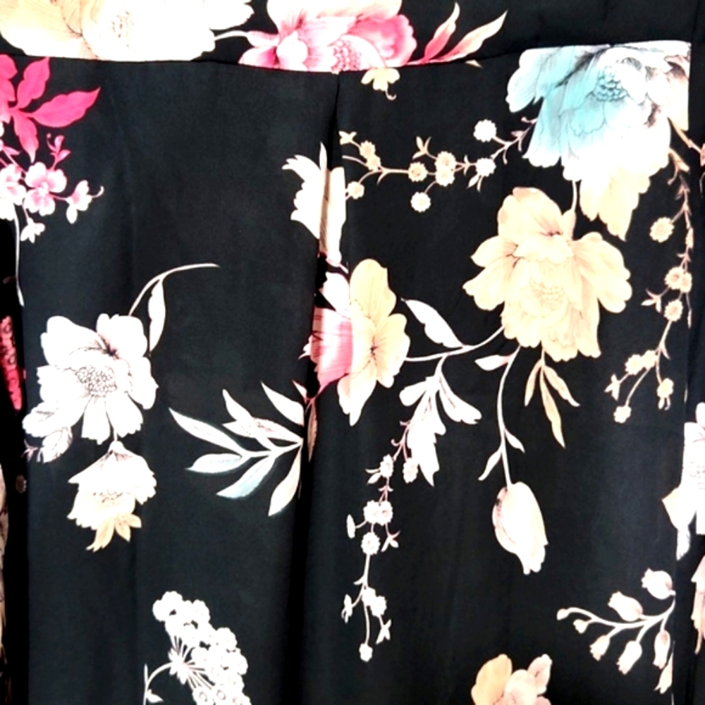 NWT Joan Vass Black Floral Mandarin Collar High Low Style Top Size S - Picture 6 of 11
